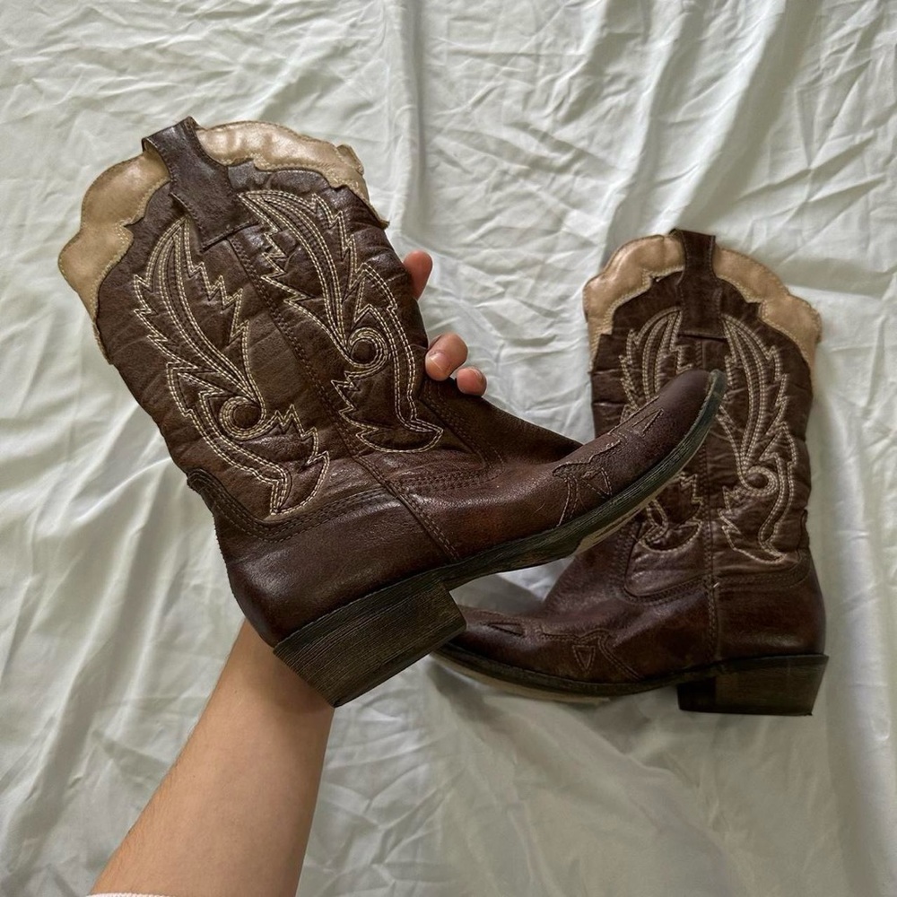 Brown cowgirl boots